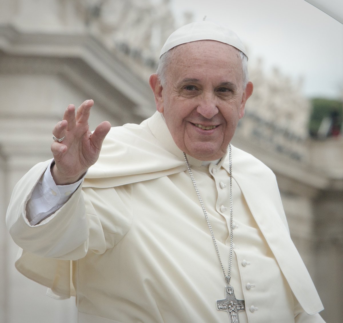 radionotredame's tweet photo. #LQDJ Faut-il ordonner des hommes mariés ? avec @LouisManaranche et Hugo Billard #vocations #foi #prêtres @Pontifex https://t.co/DrnmU8wpVh https://t.co/HYCIFe1fIi