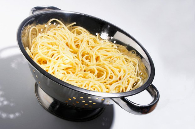 GiuliaGiulin's tweet photo. @mktrsclub Scolare sovrapensiero la pasta directly nel lavandino #noscolapasta+sguardo perplesso della mamy a Natale=cambio menù!#conTasteIT https://t.co/Ac1vph7EK6