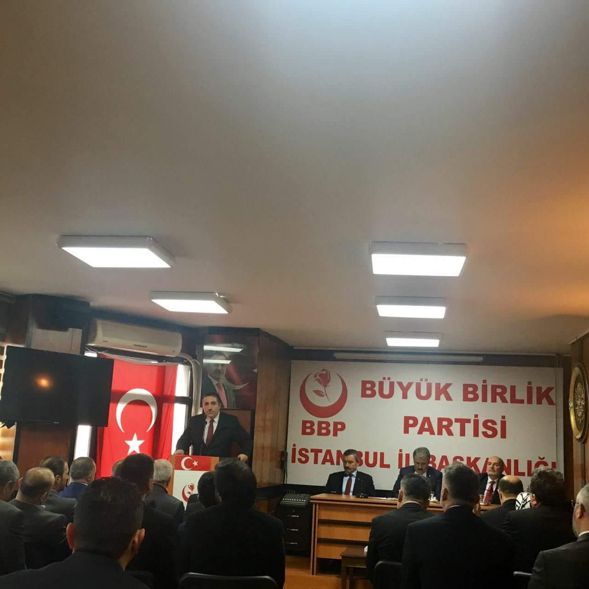 Sayın Genel Başkanımızın katılımı ile partimizin EVET kararının degerlendirilmesi toplantısi