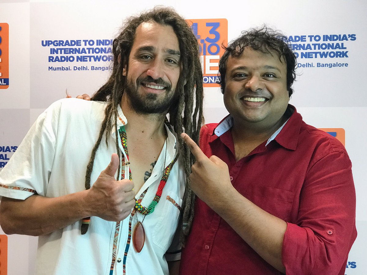 HrishiKay's tweet photo. This guy is da bomb! #Quino from @bigmountainband who gave us hits like #BabyILoveYourWay #GetTogether #AllKindsOfPeople wit me @943RadioOne https://t.co/jgELC2XuPy