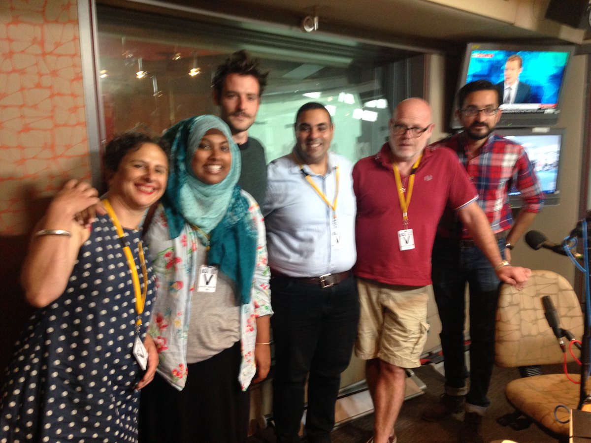 Justinesless's tweet photo. @samishah @ranahuss @abcmelbourne #convohour Northside IS better than Southside comedy debate buy a ticket https://t.co/TxiPYfMm7X https://t.co/GKMfHnrcA0