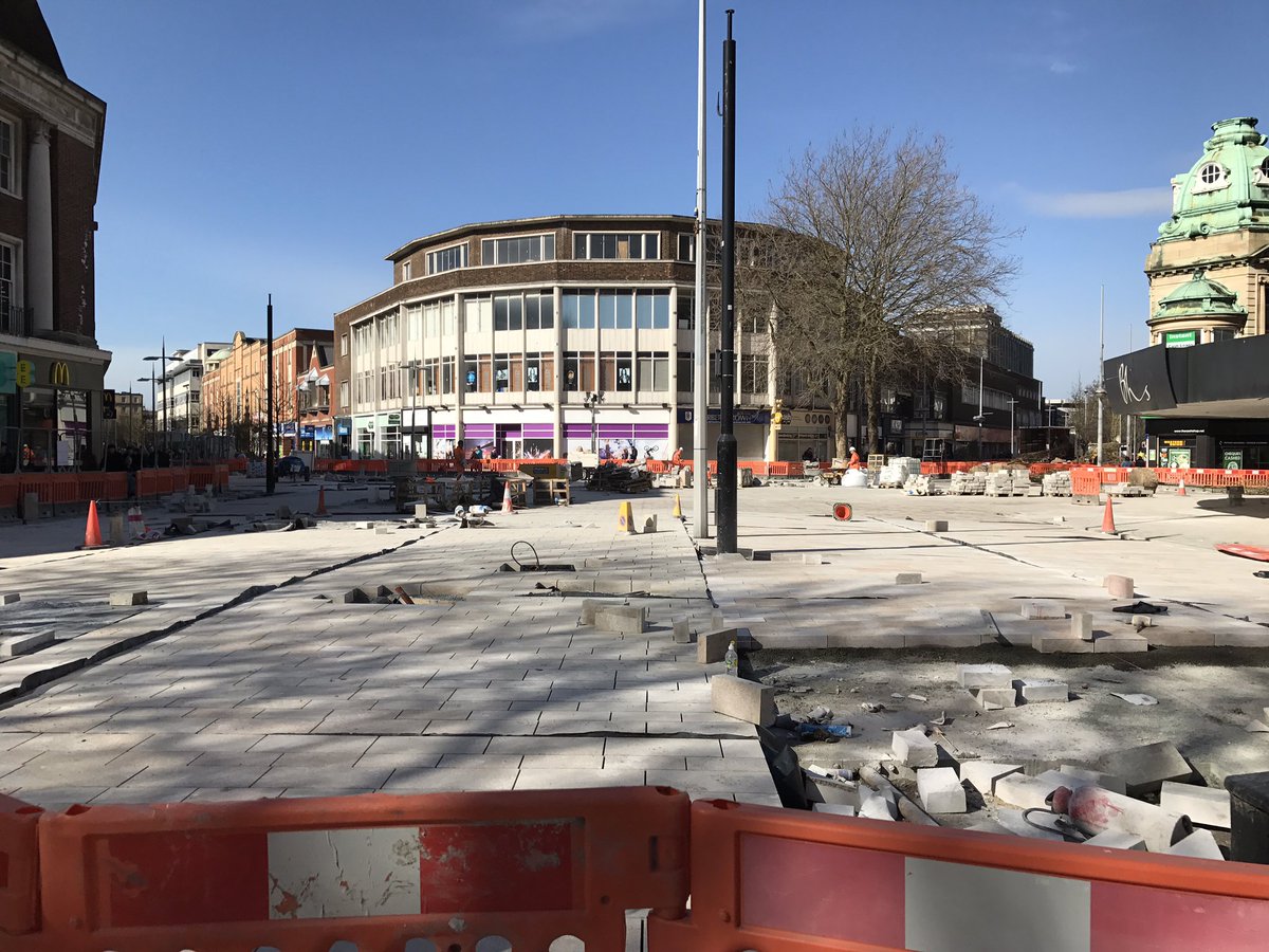 jameshoggarth's tweet photo. After having a week off, it's nice to see the new square taking shape @EuroviaHull #Hull https://t.co/Dt0ZorZPTd