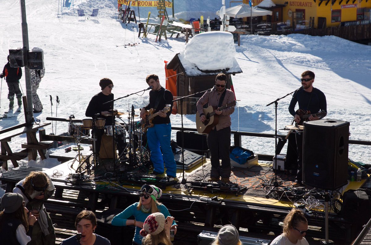 capanna_kind's tweet photo. Today - The Chaps live from 2.30pm at Capanna Kind #sauzedoulx #sauze #apresski #livemusic https://t.co/ei0KiFwucC