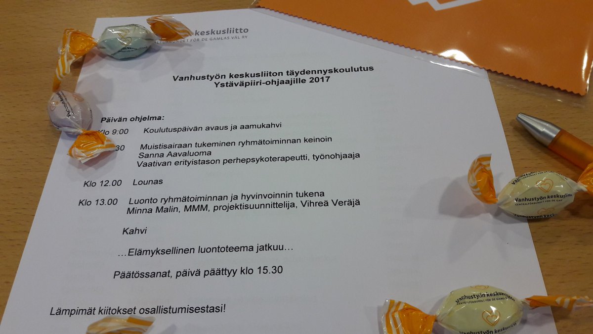 #Ystäväpiiri-toiminnan täydennyskoulutus, täyttä asiaa, upeita ohjaajia ja ihanat alpakat! Kiitos <a href="/vihreaveraja/">Vihreä Veräjä</a> <a href="/SAavaluoma/">Sanna Aavaluoma</a> @TarjaYlimaa