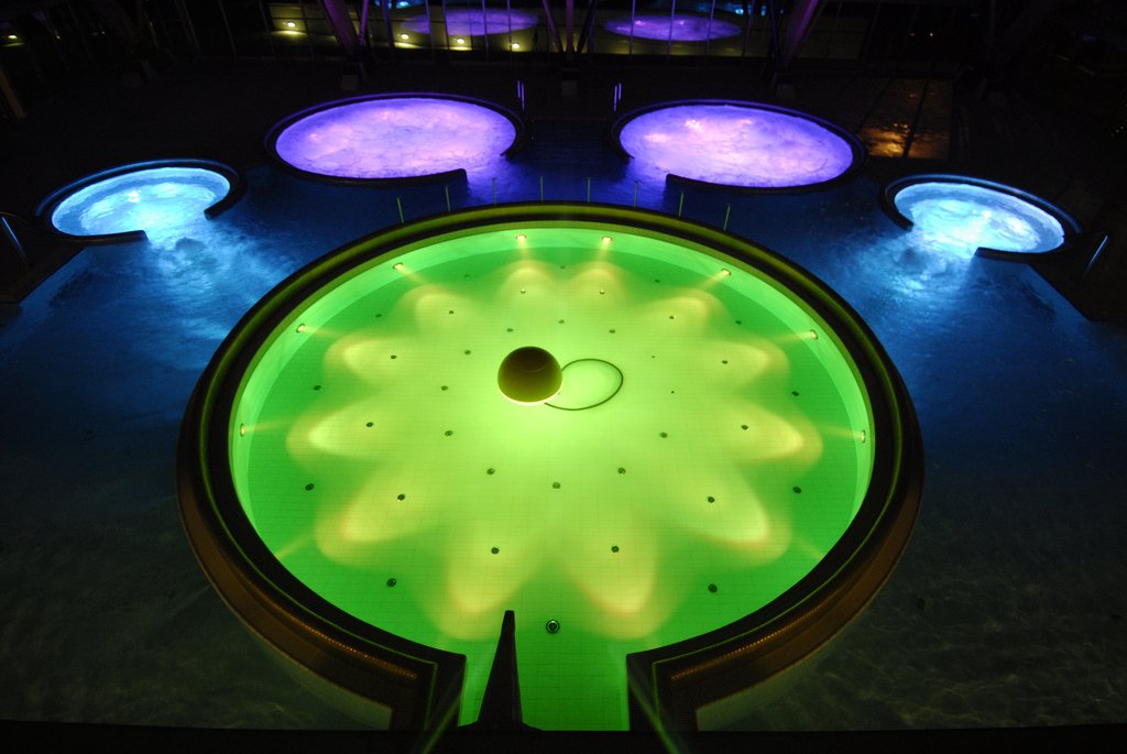 TheWaveBall's tweet image. The weather is slowly becoming warmer!! Going to a wellness center to relax while waiting for Spring would be amazing! 😀😉 #Weather #spring