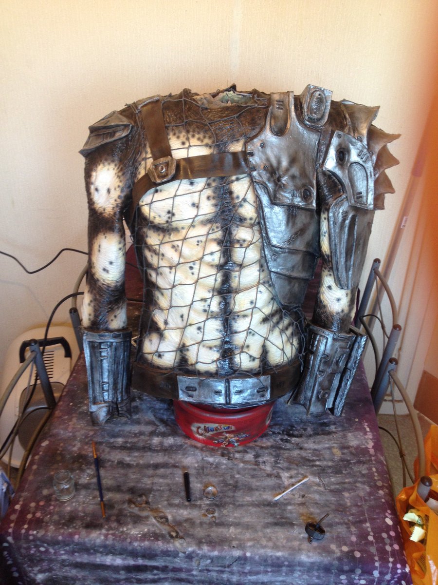 JamesHowgatefx's tweet photo. Tweaking Predator suit for MCN this weekend. One Ugly Motherfucker! https://t.co/VZQuZN2Pa7