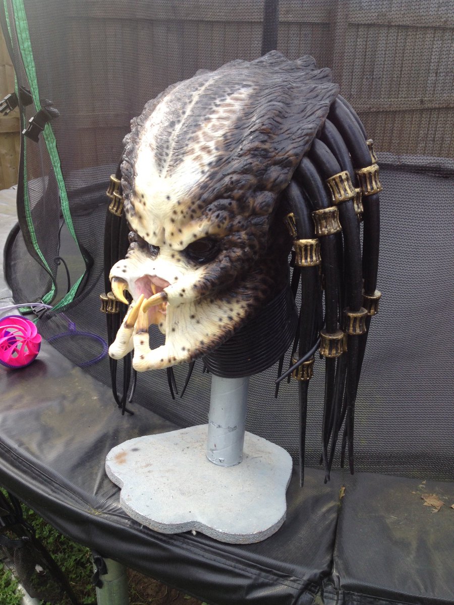 JamesHowgatefx's tweet photo. Tweaking Predator suit for MCN this weekend. One Ugly Motherfucker! https://t.co/VZQuZN2Pa7