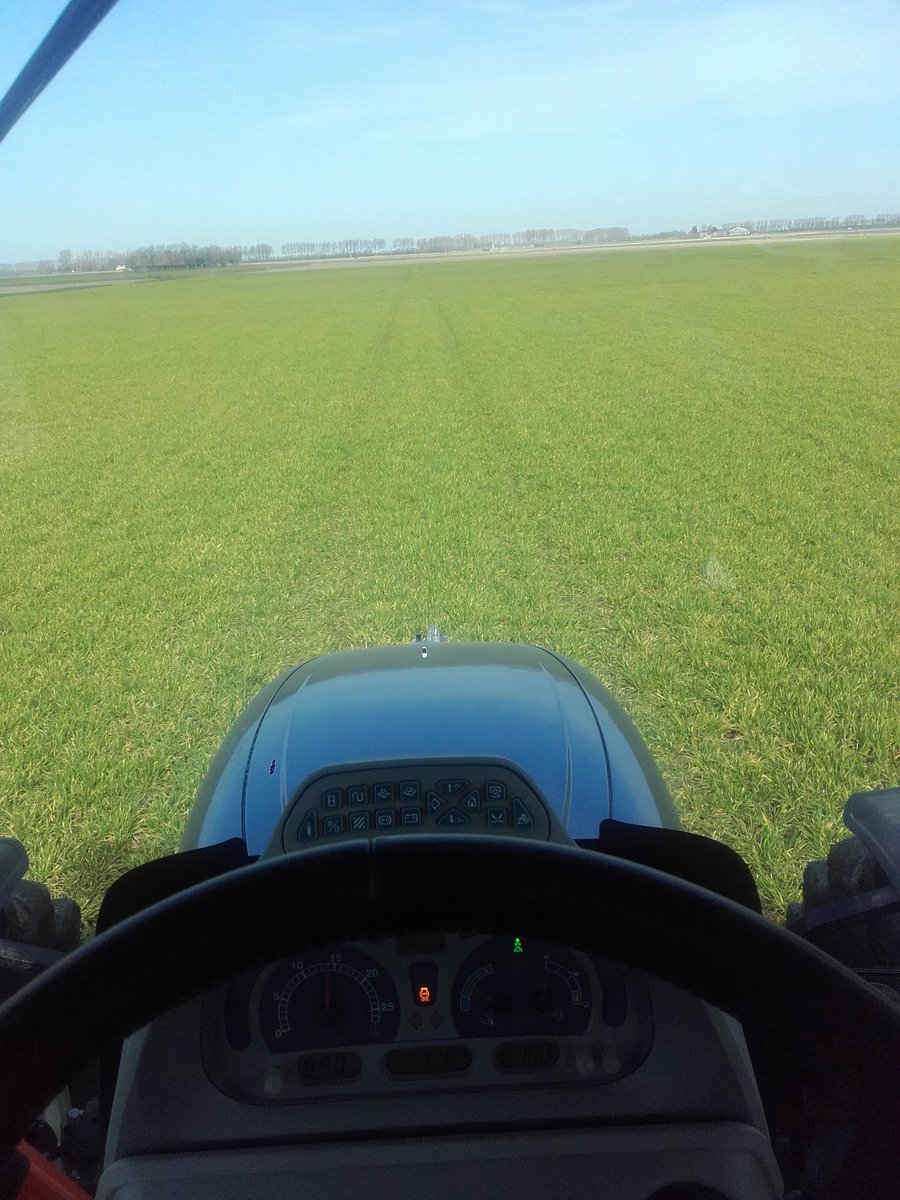 nilsvtilbeurgh's tweet photo. #wintergerst basisbemesting geven kas zwavel lekker dat @iM_Farming #geospread https://t.co/0624E6BY9a