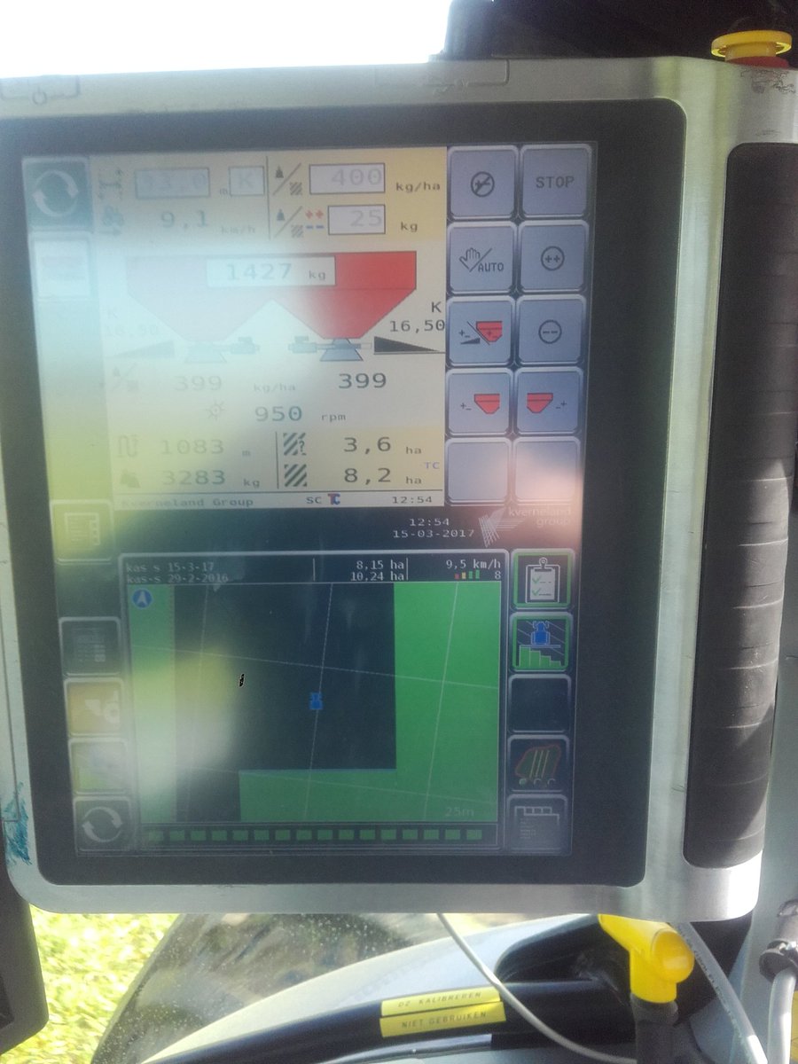 nilsvtilbeurgh's tweet photo. #wintergerst basisbemesting geven kas zwavel lekker dat @iM_Farming #geospread https://t.co/0624E6BY9a