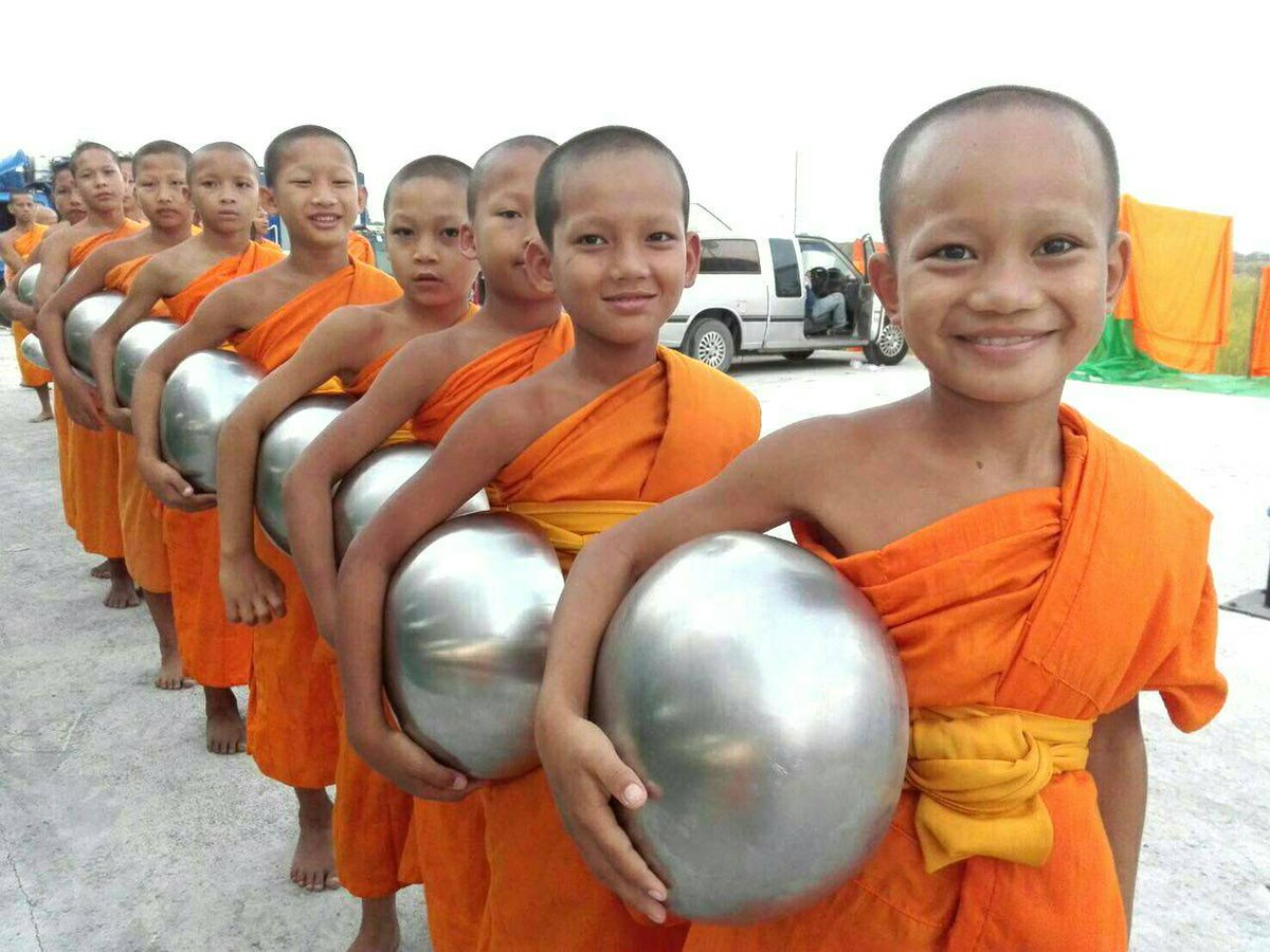 072cat's tweet photo. 23วันที่วัดพระธรรมกายถูกกองกำลังนับพันปิดล้อม 
สามเณรน้อยๆที่ใช้ชีวิตที่วัดพระธรรมกาย ท่านทำอะไรกันบ้าง
เชิญรับฟัง

https://t.co/OL9gDDyVEa https://t.co/1ISlWKi1tM