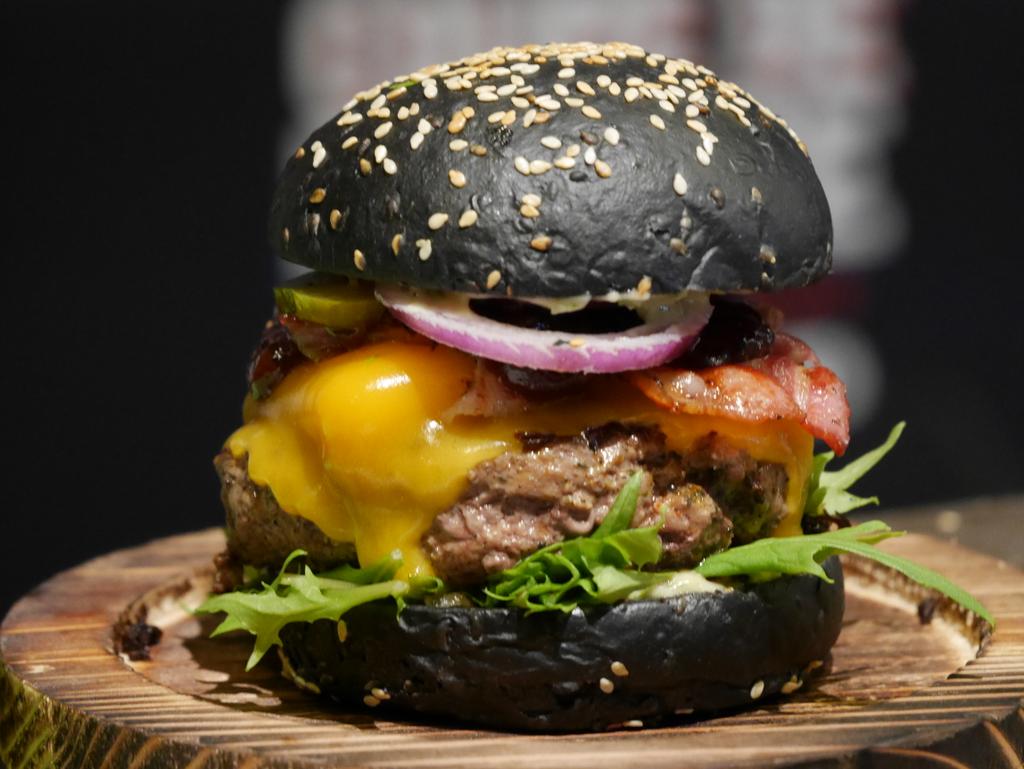 Restaurants Voyages On Twitter Le Black Og En Final De La Coupe De France De Burger Cfburger