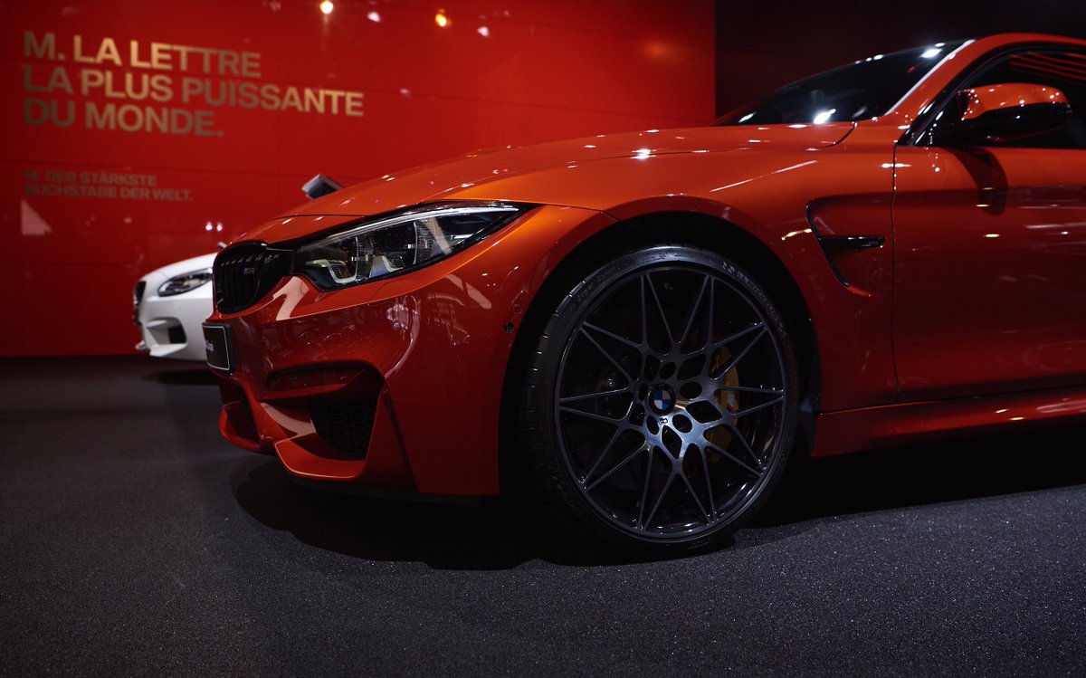 BMWEspana's tweet photo. Los nuevos #BMWSerie4 se presentan el #GIMS cargados de la adrenalina de la serie más audaz de #BMW #BMWGIMS https://t.co/vkMOlefwki