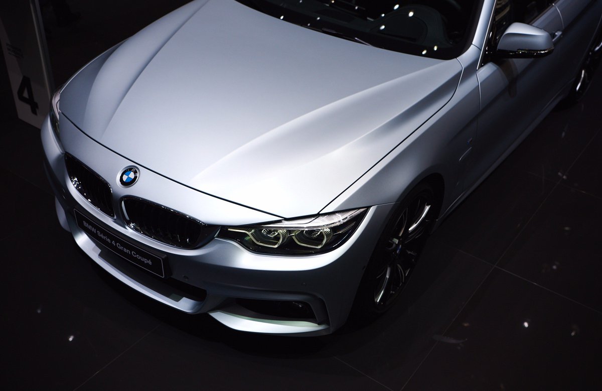 BMWEspana's tweet photo. Los nuevos #BMWSerie4 se presentan el #GIMS cargados de la adrenalina de la serie más audaz de #BMW #BMWGIMS https://t.co/vkMOlefwki