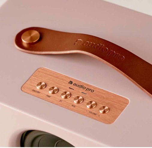 SoundersAudio's tweet photo. #AUDIOPRO #ADDON Series si mostra su Urban Outfitters, il popolare blog di moda e tendenza per giovani, giovanissimi e diversamente giovani https://t.co/WfnaNhZTOU