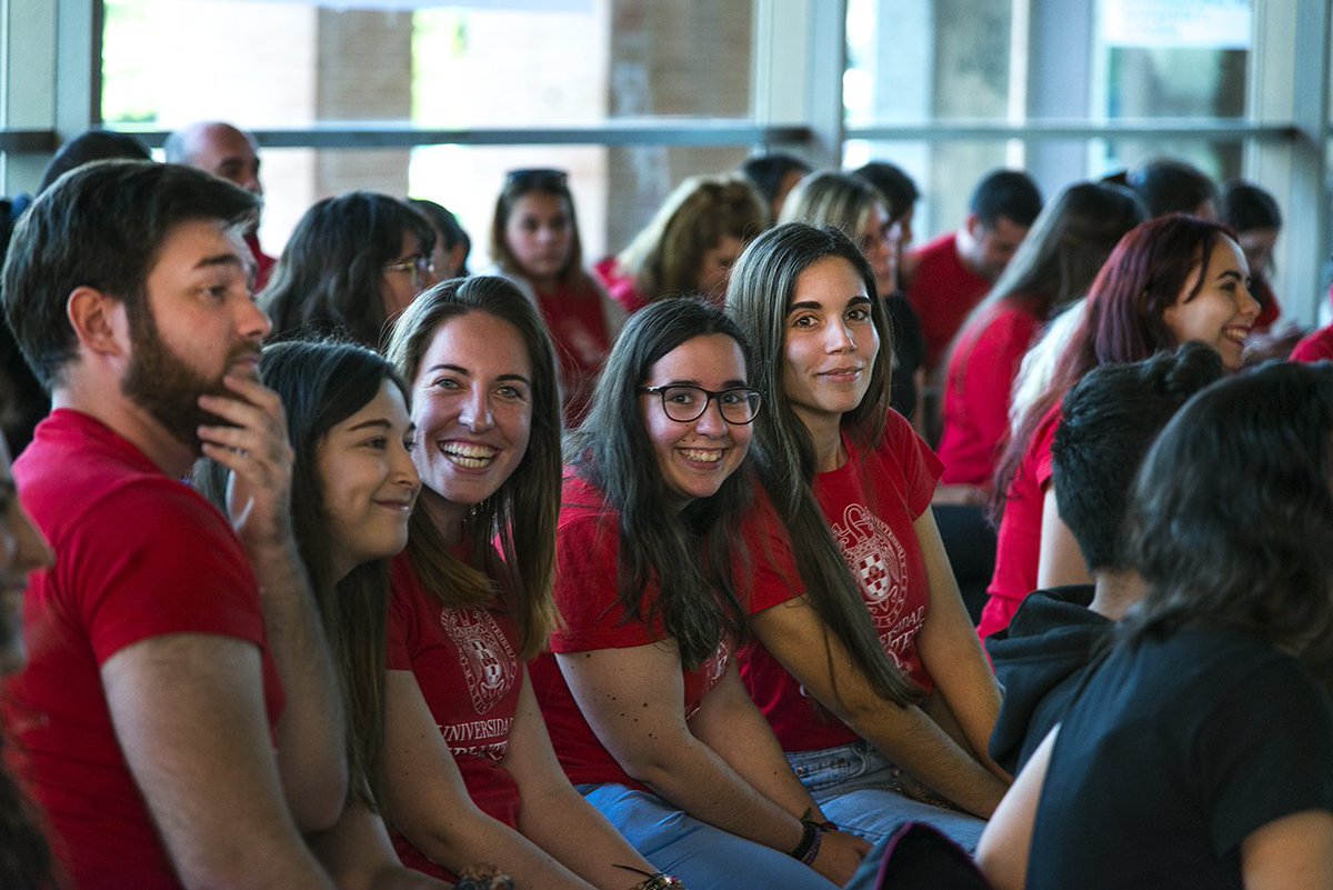 unicomplutense's tweet photo. Gracias a 100 #estudiantesUCM x dar conocer en #Aula2017 una de las mejores ofertas estudios, la de la Complutense: https://t.co/qOy9lTEf0m https://t.co/ISUXGMoz4x