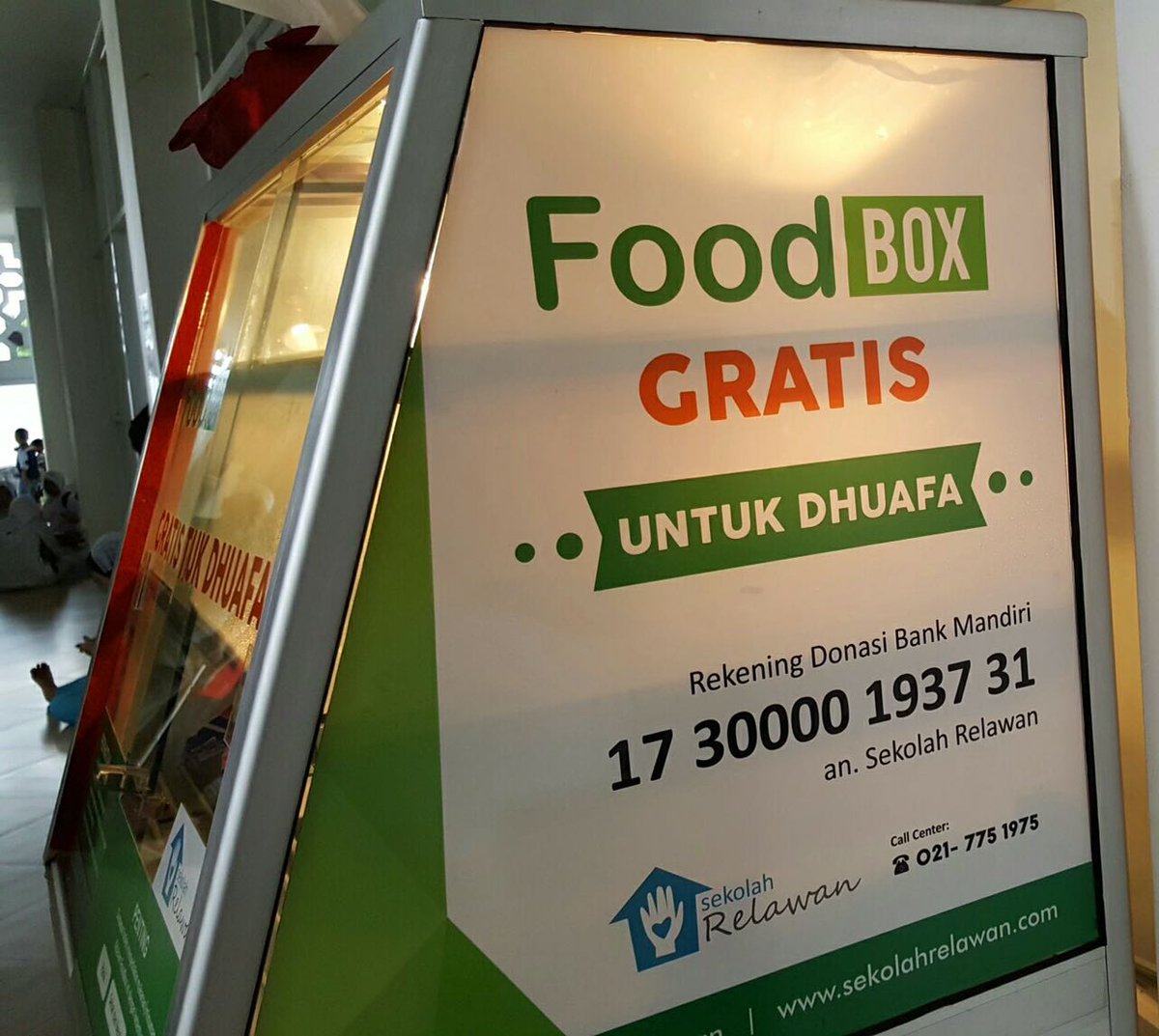 Utk keluarga pasien di RSCM yg sedang kesulitan dana utk makan, kini ada food box gratis utk Dhuafa di Musholla ArRahmah belakang IGD RSCM