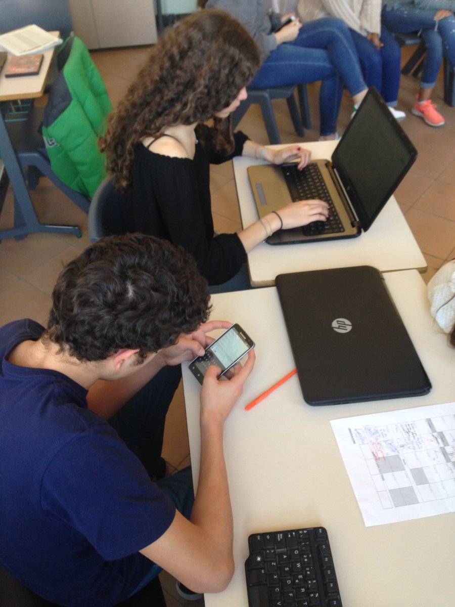 epterrassa's tweet photo. Debat sobre la Unió Europea a 3r d'ESO #projecteABP #SUMMEM. Podeu seguir-lo amb les etiquetes #piadebat #exitornotexit https://t.co/jee2ZWVZyZ