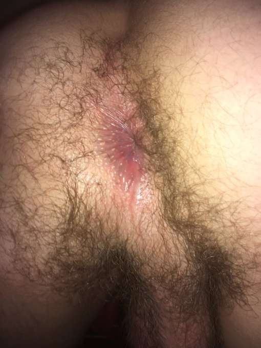 2 pic. #Bathroom #Ass #Selfie 😘
#cock #dick #tattoo #tattooed #cum #porn #amature #gaybum #anal #bum