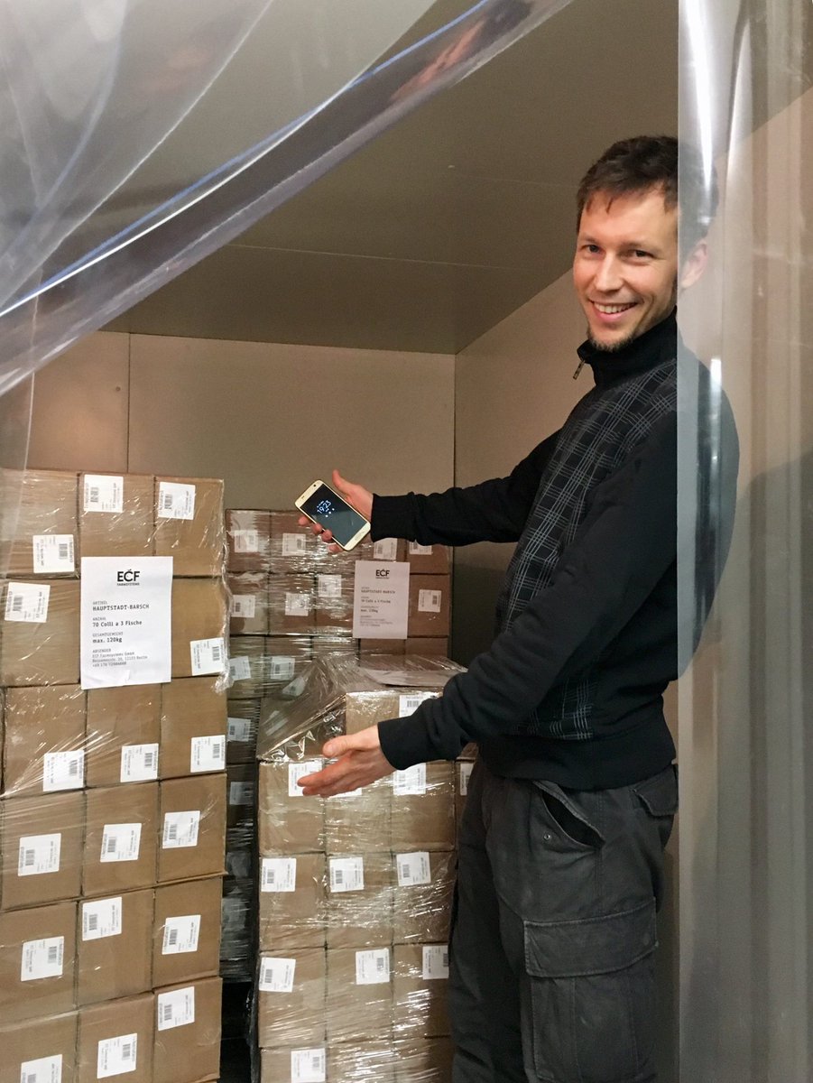 Die ersten 1.000 #HAUPTSTADTBARSCHE aus #aquaponischem #urbanfarming für <a href="/REWE_Supermarkt/">REWE</a> sind startklar! VKStart 16.3.17 Macht’s gut Jungs!