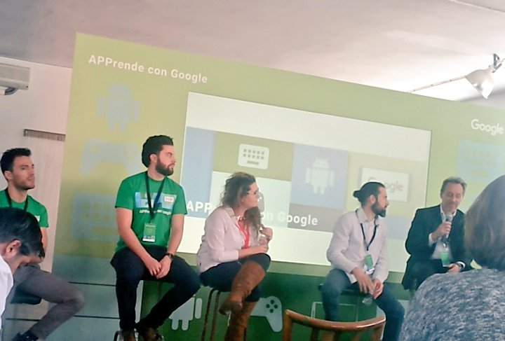 qbitApp's tweet photo. Ronda de preguntas en #APPrendeconGoogle cc @javicas @apachecordova @MiriamPelaez @lucasgrimi @appannie https://t.co/ouX90d6Jed