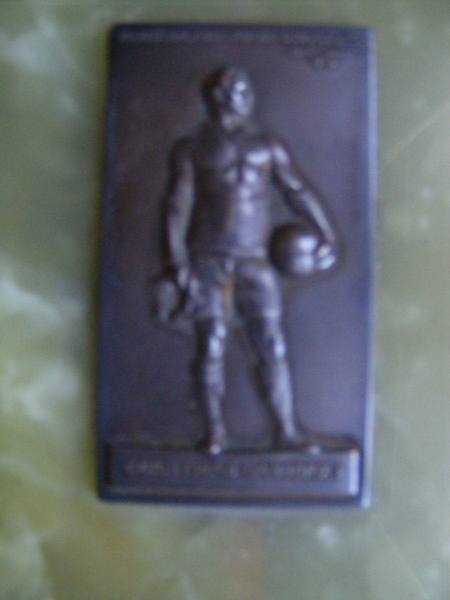 JDanielscricket's tweet photo. Corinthian FC 1909 tour commem plaque issued by Hungarian FA. Metal images on marble base. @matchdaymemory @Soccerama1 @soccerarchive https://t.co/ABBfAGgvGc