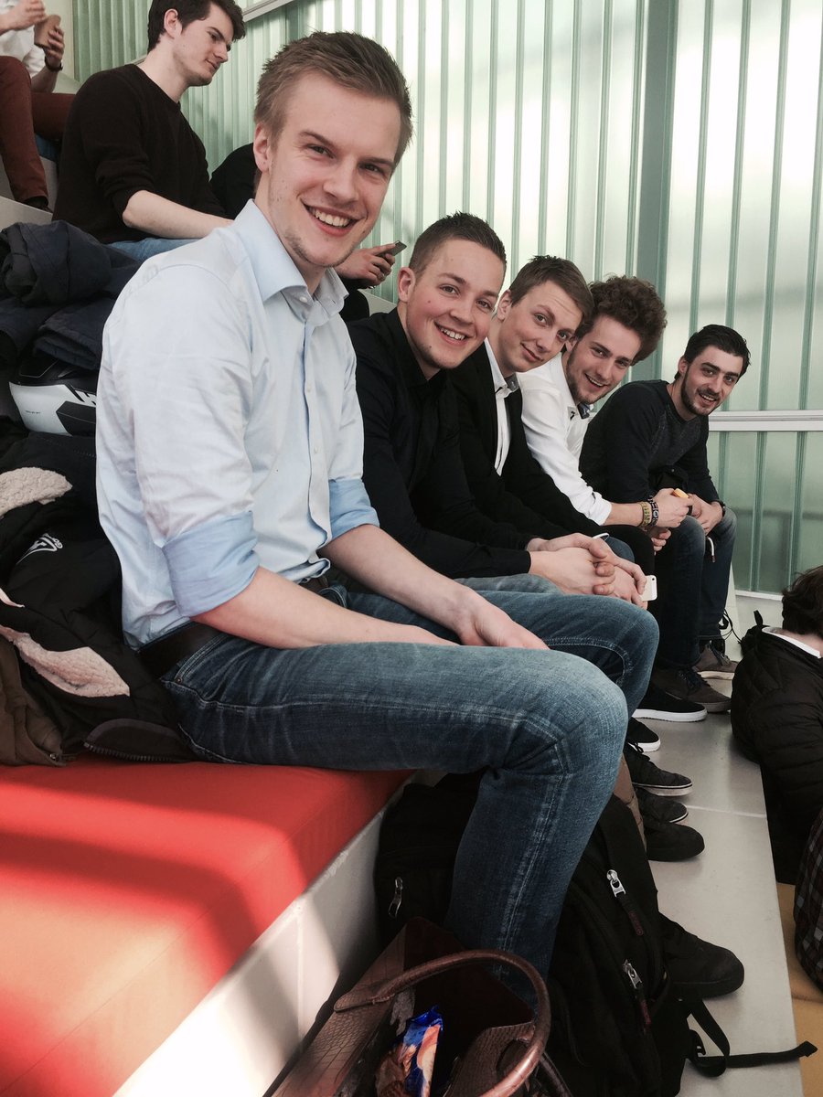 Clocktivity's tweet photo. De Clocktivity mannen ❤️💛💚💙💜 @Jong_Ondernemen @BGDelft @dehaagse  #bgondernemingsplan https://t.co/OXoAk3yAKm