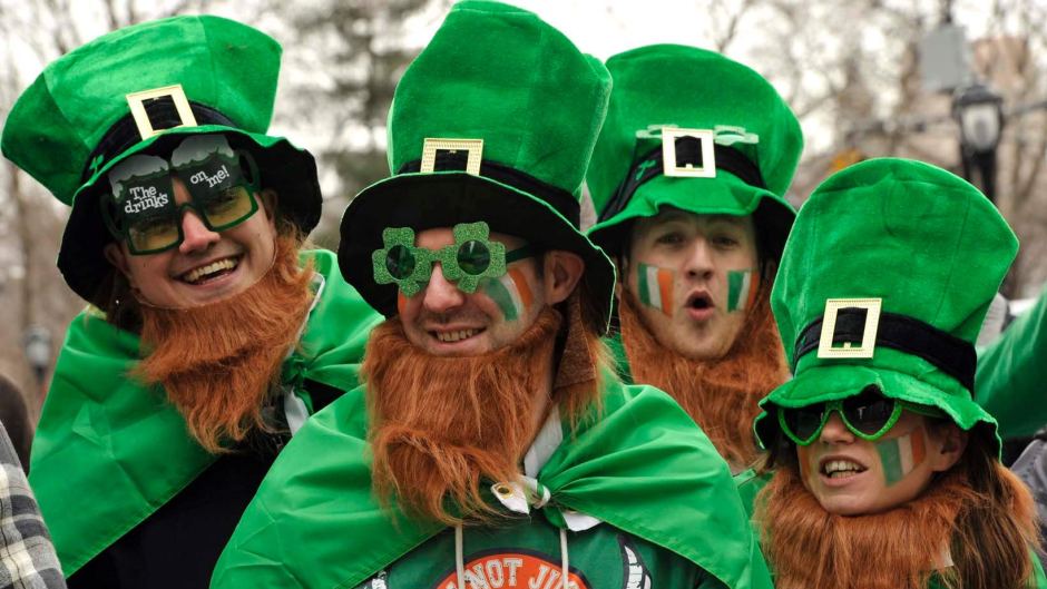 GalwayPaddyFest's tweet photo. For St PatricksFestival come and try the Irish language, learn how to say 'hello', order a drink and more! 
https://t.co/ULnHXSrmdC https://t.co/cvlW5IKGXZ