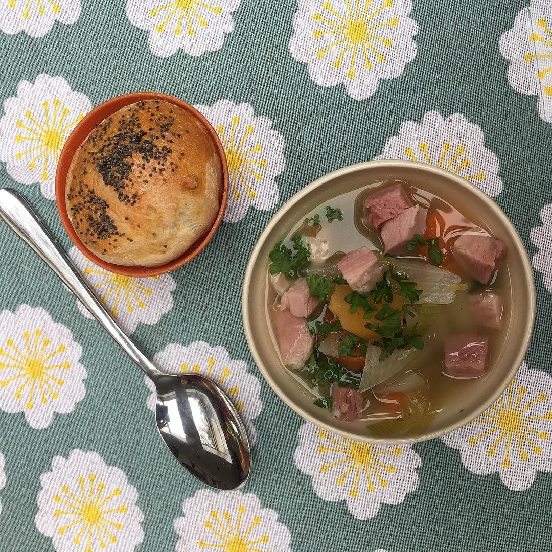 eatcookexplore_'s tweet photo. A warming bowl ham and keek cawl with pot bread. @lisaannefearn #camarthenshire #discovercy… https://t.co/XirsX6MefI https://t.co/mv1X1X7DW6
