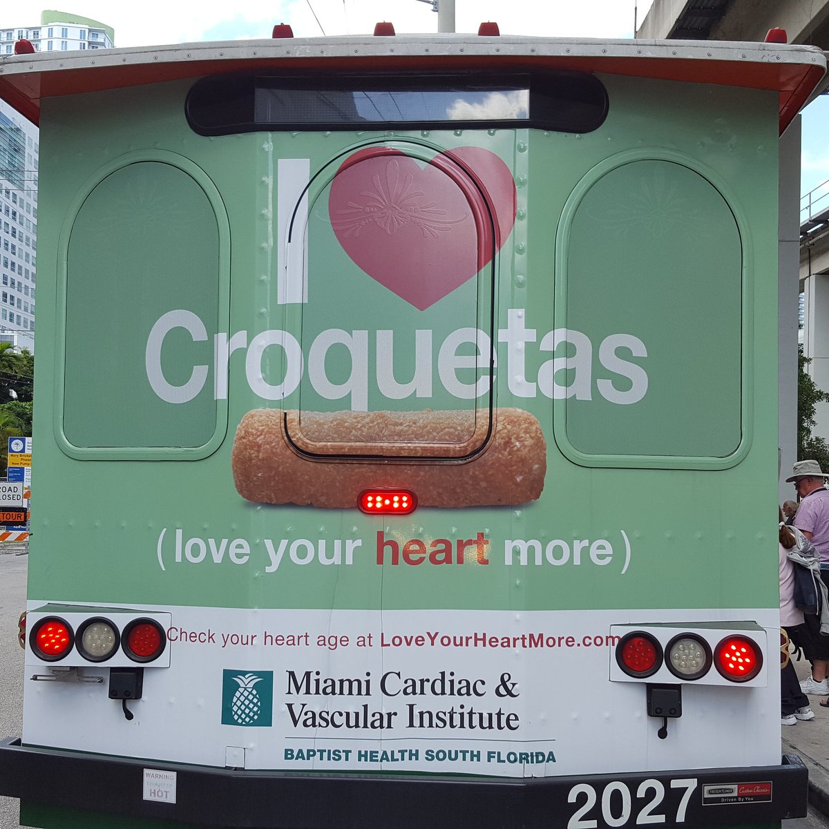 miamibelike's tweet photo. #MiamiBeLike we ❤ our croquetas!
#Miami #OnlyInMiami #Croquetas #CroquetaLife #MyMiamiStory https://t.co/ttWIRGayt8
