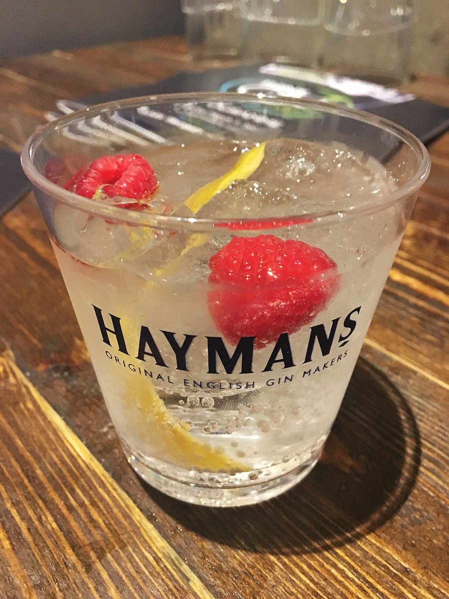 Cabernetsue's tweet photo. @haymansgin LOVED meeting Kirsty last week @thinkgin!  Please check out my article on https://t.co/hrFRqCJ9Z4.  Cheers to you! https://t.co/assROezVS7
