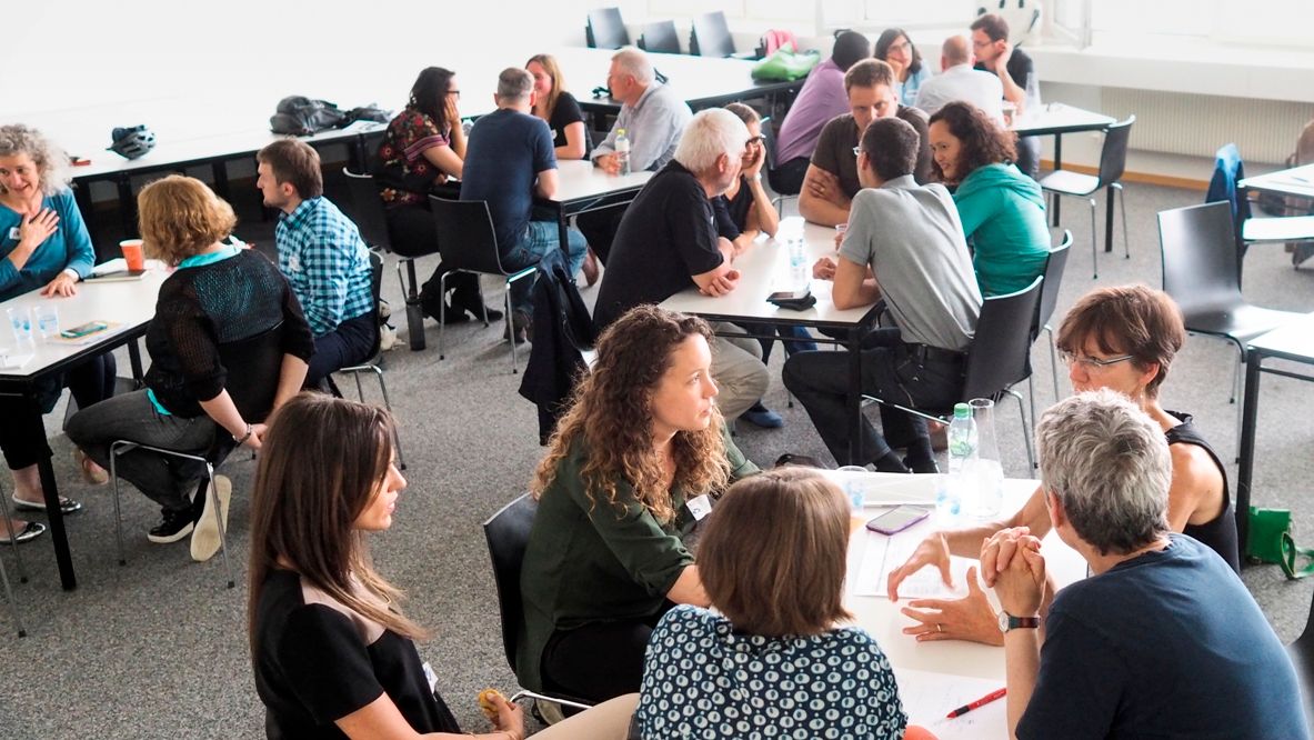 DavidGurteen's tweet image. Looking forward to my Knowledge Cafe on avoiding entrained thinking in London tomorrow 16 March #netikx84 buff.ly/2mrUrtn  #KCafe