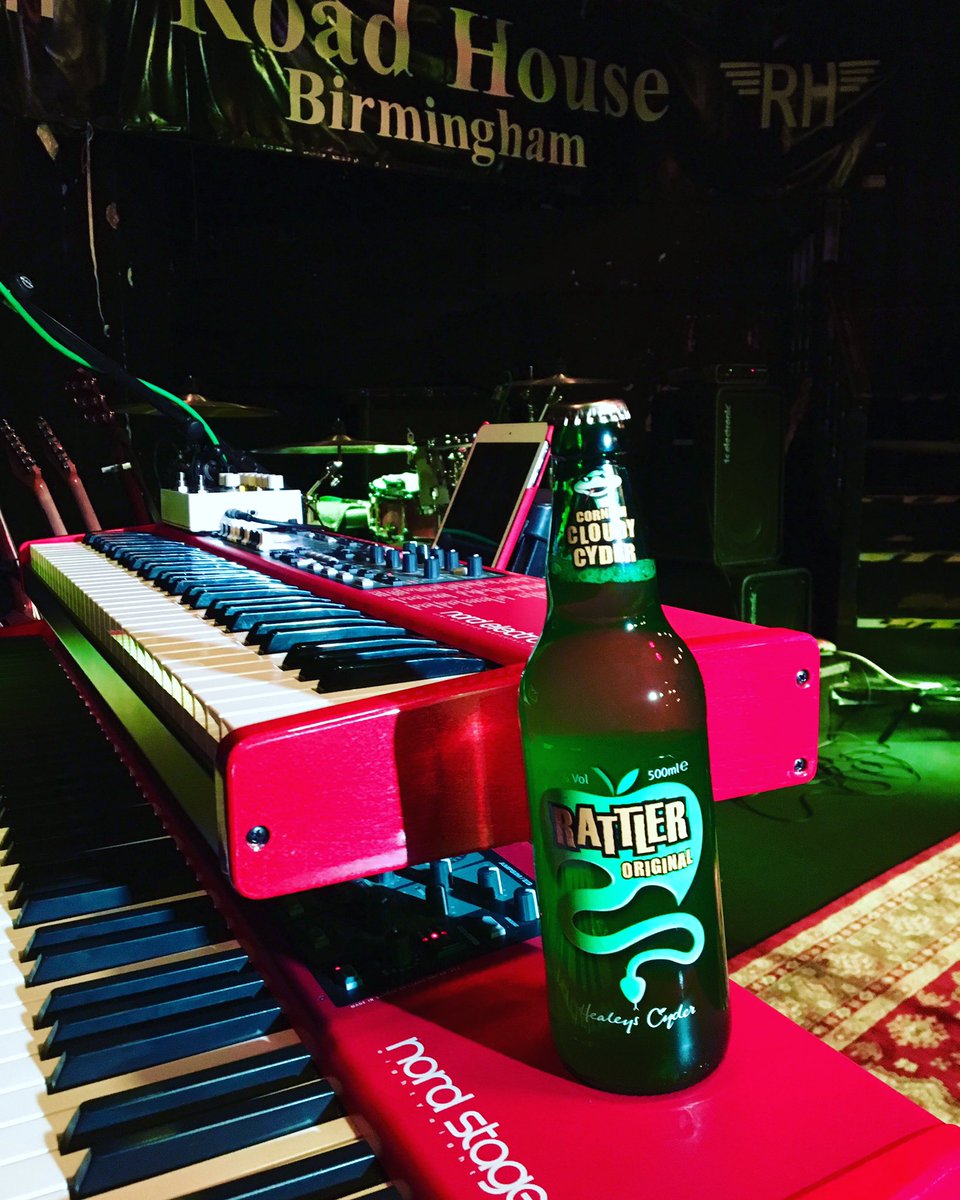 huwweston's tweet photo. @HealeysCyder delighted that a very special guest joined me on keys for last night of UK tour. Even made the gig at The 02 arena last week. https://t.co/AemF36wFYk
