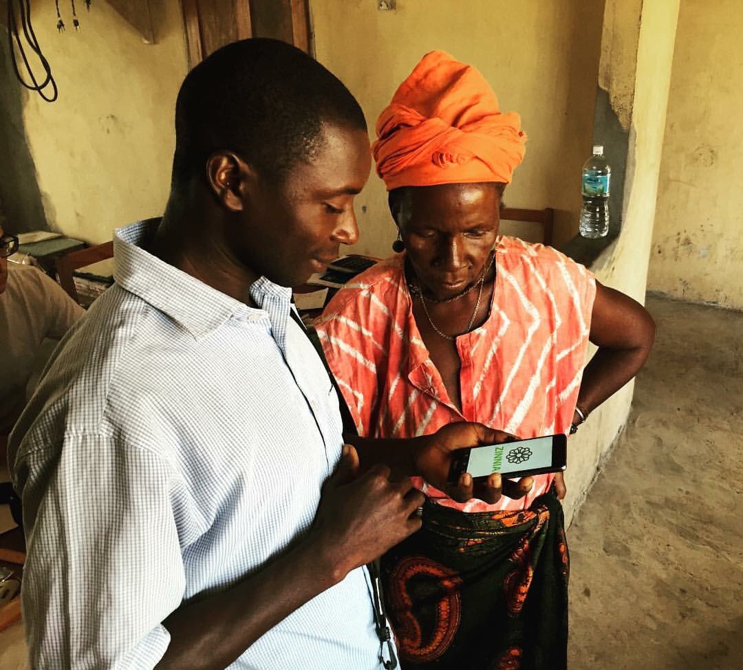 WARC_Group's tweet image. Something great is coming! Thank you @ColumbiaSIPA students for helping us give the first step. #techforfarmers #zinnia