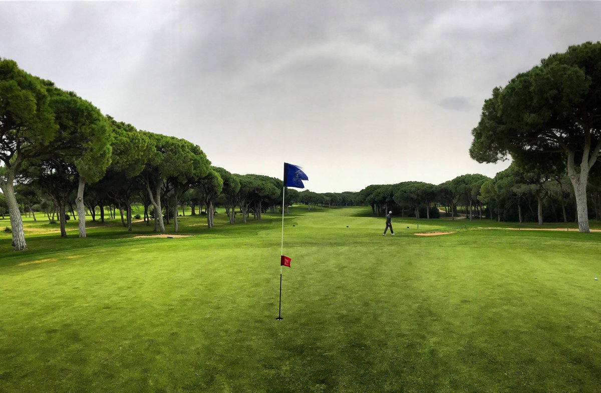 Morning at The Old Course done with <a href="/rickshielspga/">Rick Shiels PGA</a> <a href="/oceanicogolf/">Oceanico Golf</a> amazing track, one of my favourites I think #portugal now off to Victoria!