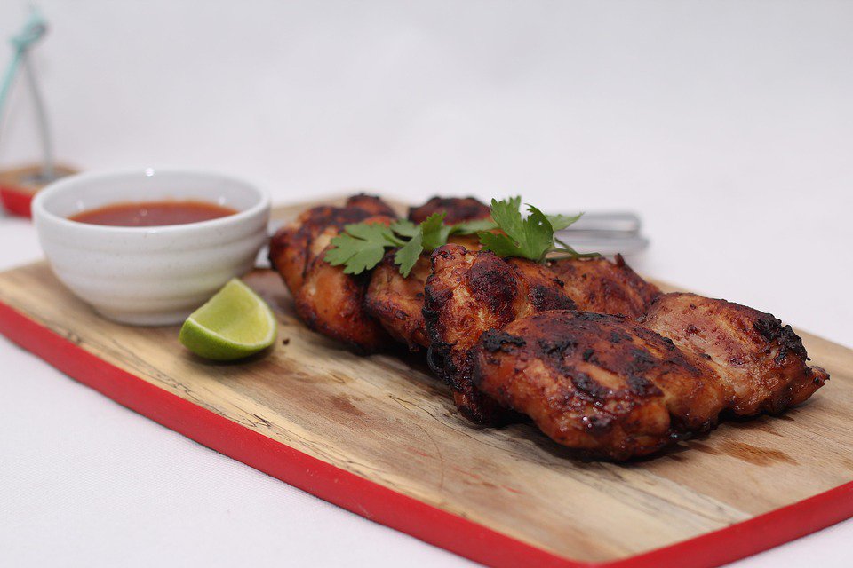 DineinSA's tweet photo. Why Not Spoil Your Tastebuds? With Grilled Chicken, Drizzled with Lime &amp; Sweet Chilli Sauce Dip.
#NomNomNom #LunchVibes #DineinSa https://t.co/7LeghapMbG
