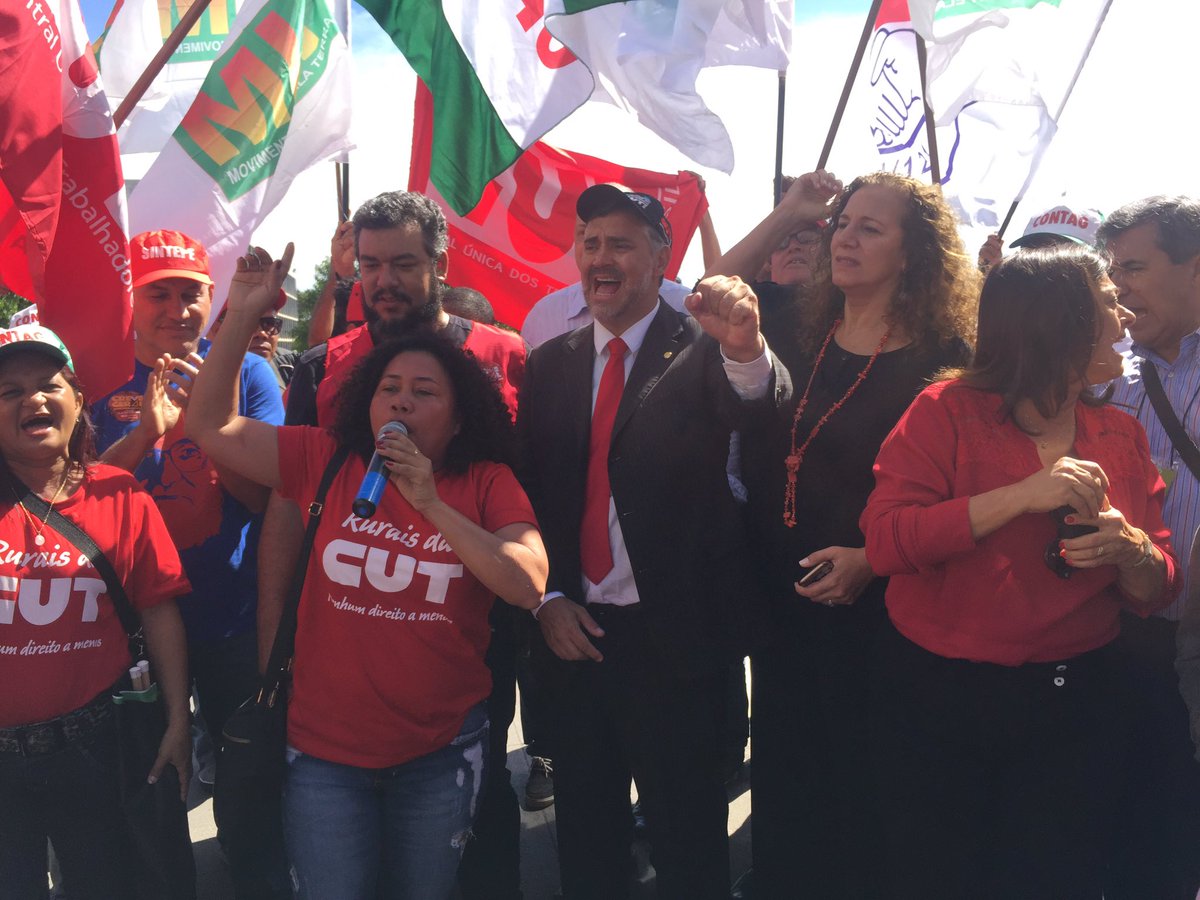 Pimenta13Br's tweet photo. #QueroMeAposentar #ForaTemer #15deMarco https://t.co/yPQ7X6C9ho