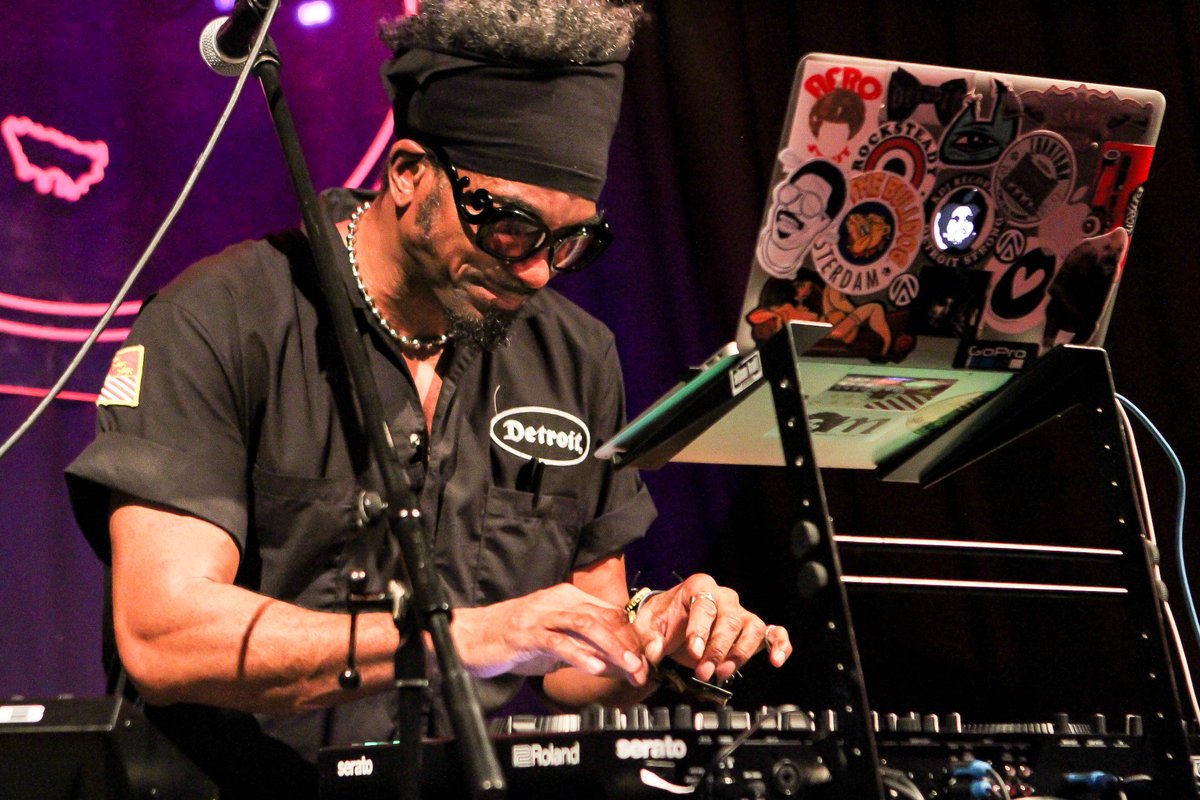 signere's tweet photo. @AmpFiddler THANKS for a great nite last nite BOTW! Excellant https://t.co/nfjW41x9yx