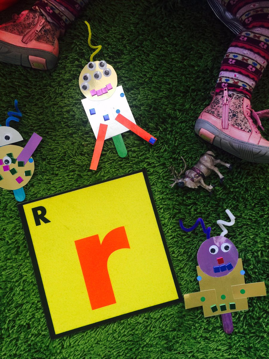 LittleOwlbook's tweet photo. Fab class in #hampstead #NW3 this am, kids loved @suehendra #NoBot & @seantstories #RobotRumpus #art #books #kidslit https://t.co/XwewVNk3Ab