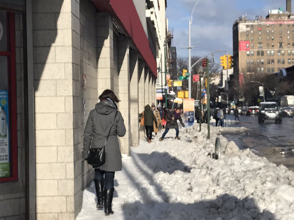 pekochel's tweet photo. At intersection of #flatlantic @FLYINGCHOPSTIK @kmiraski people are falling to their knees-- please help @nyc311 @NYCSanitation @BPEricAdams https://t.co/xeRhw8Sfbb