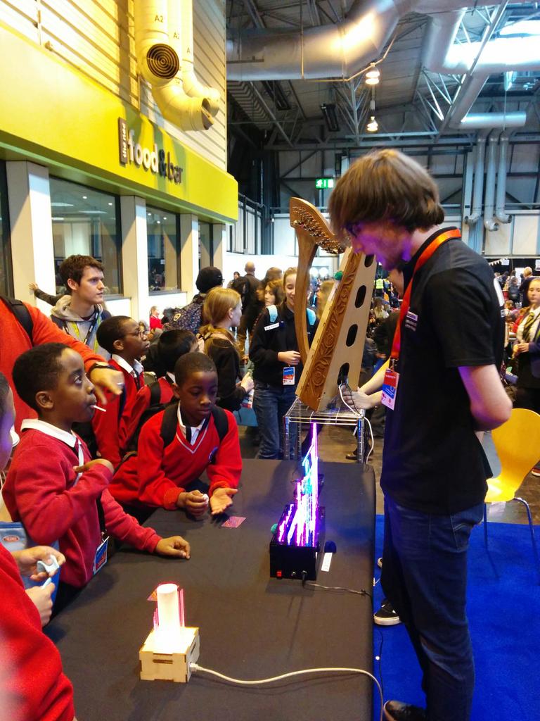 purpleengnr's tweet photo. #BigBangFair https://t.co/5wTg5OEYgk