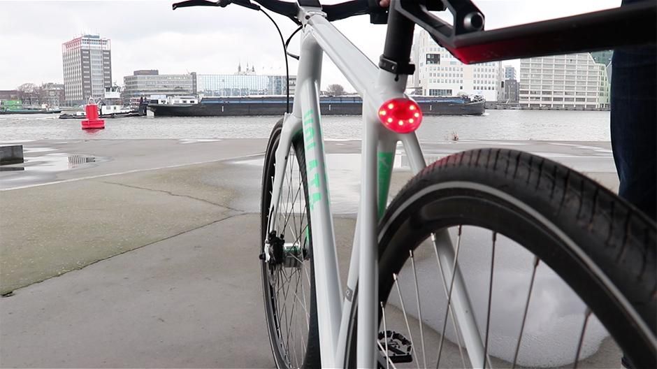 twotoneams's tweet photo. Eerste indruk @VolataCycles 1C: slimme fiets met forse prijs https://t.co/BXuyI7u7YP via @Bright https://t.co/YQhZRbItw8
