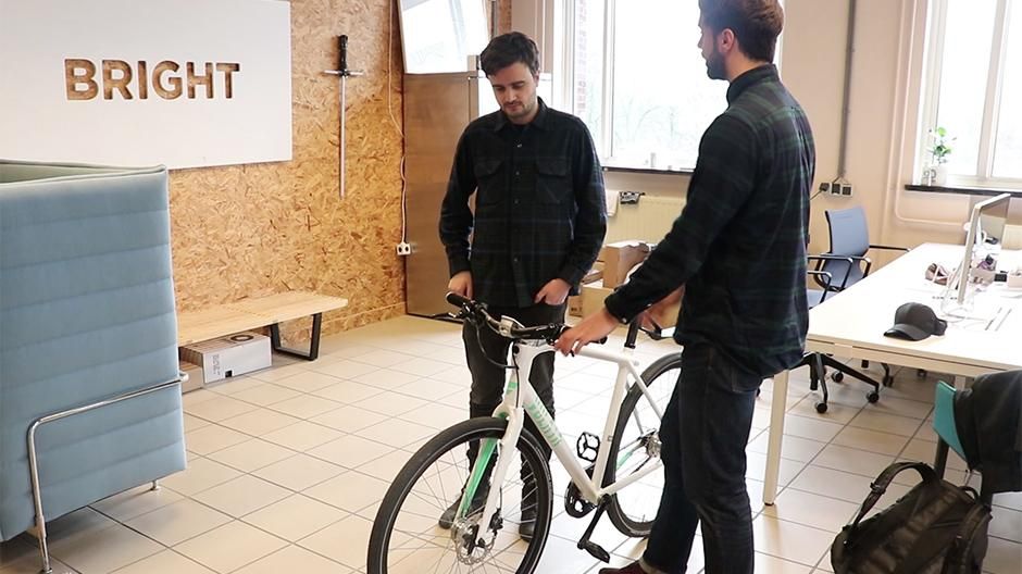 twotoneams's tweet photo. Eerste indruk @VolataCycles 1C: slimme fiets met forse prijs https://t.co/BXuyI7u7YP via @Bright https://t.co/YQhZRbItw8