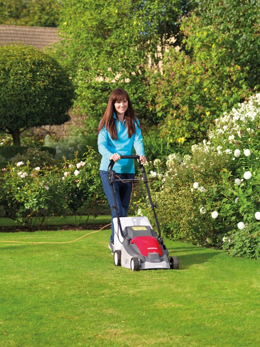 MowWithUs's tweet photo. Honda's electric mower offer now on. Up to £80 off HRE 330 and 370 models. Only available in store at Winchester Garden Machinery. https://t.co/pcohyqM5ne