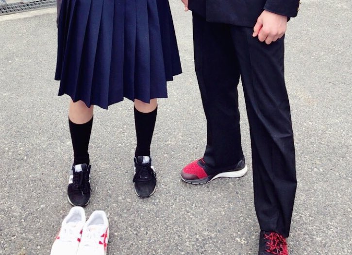 naaa_io0's tweet photo. 全部足開いて立ってる、、恥ずかしい、、（全身で撮ったやつが男子しかなかっただけ！） https://t.co/iel8OuIItb