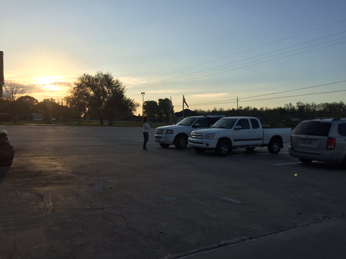 sonnyhathaway's tweet photo. Part of our team frm @LaBelleBC about to leave for New Caney to work w/ @EBCNorthHouston and @NEHBC on mission for the day. https://t.co/ENZIsqwHQe