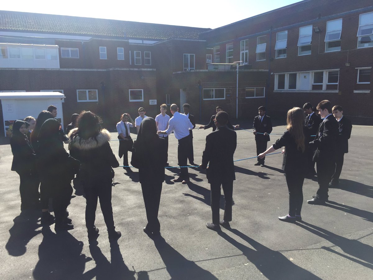 VPStPeters's tweet photo. Mr S and Y10 living and doing loci GCSE maths- 5 mark exam question! #activeengagement #onemoremark @CockshutHillSch https://t.co/WCIphlZBpx