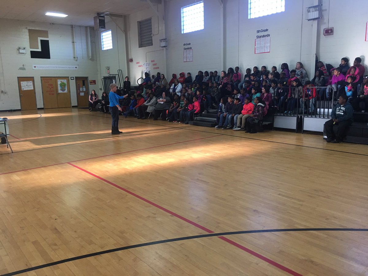 Storytelling by Mrs. Jones this morning at Main for 2nd - 4th grade Ss! #bigfibbers #storytelling <a href="/RCSWolvesPLN/">RCS Wolves PLN</a>