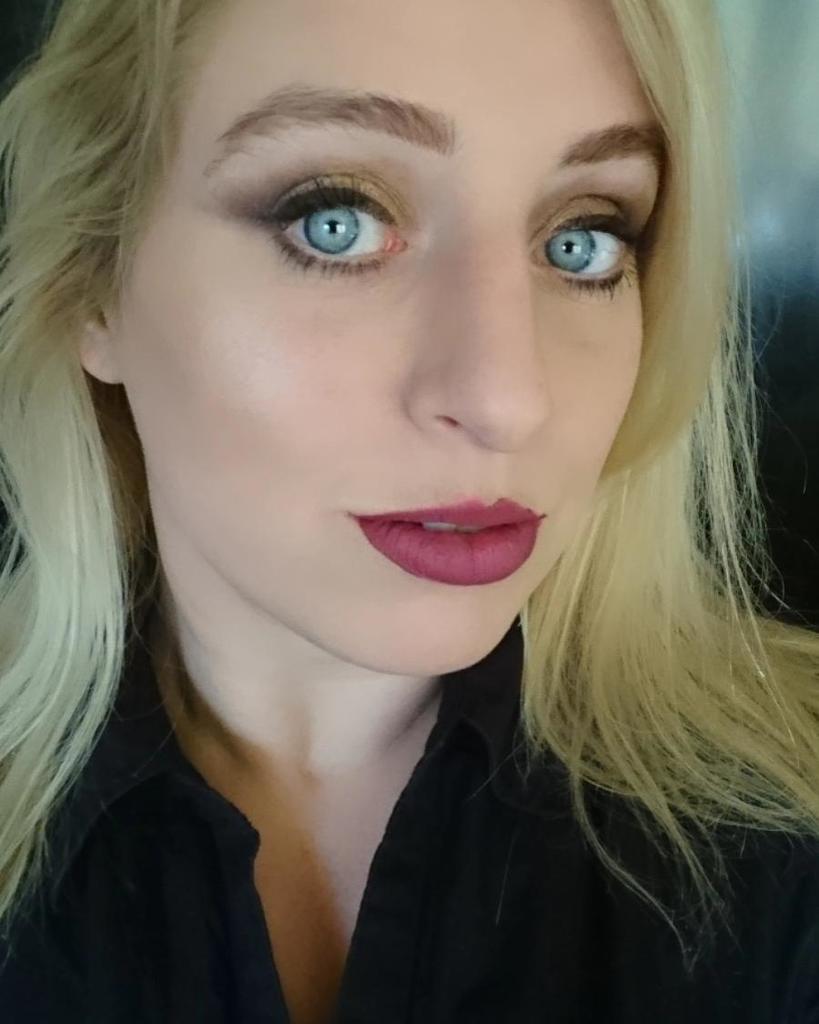 jaynem27t's tweet photo. #makeupoftheday #youniquemakeup #selfie #palette5 #splashliquidlipstick #followme #instase… https://t.co/H5JCE7bMVd https://t.co/XFbhcio4v0