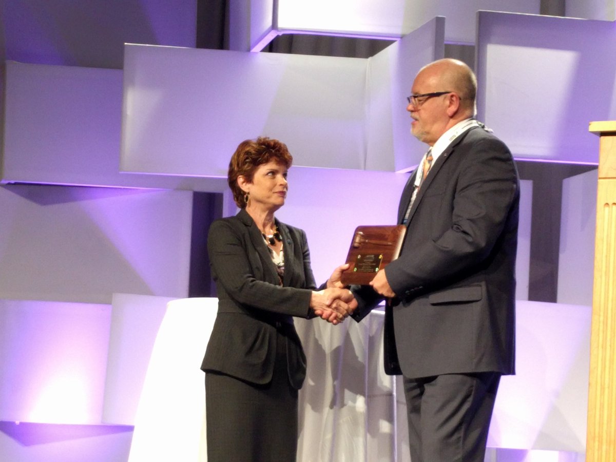 AUTM's tweet photo. Thank you David Winwood for everything you have done for #AUTM and for the #techtransfer industry. #AUTM2017 https://t.co/Qklkh3d209