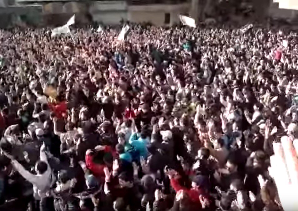 JulianRoepcke's tweet photo. 6 years ago, MILLIONS of Syrians PEACEFULLY protest the #Assad regime and demanded FREEDOM and DIGNITY.
https://t.co/MFIJqQqoEg
#withSyria https://t.co/KJ0QogzPo4